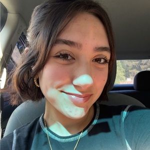 Meet your Posher, Alivia